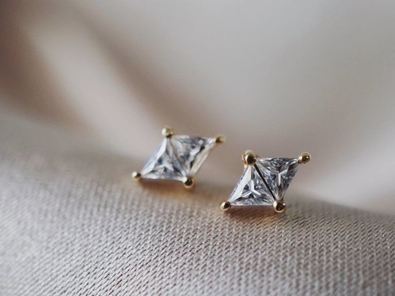 DOUBLE TRIANGLE STONE EARRINGS