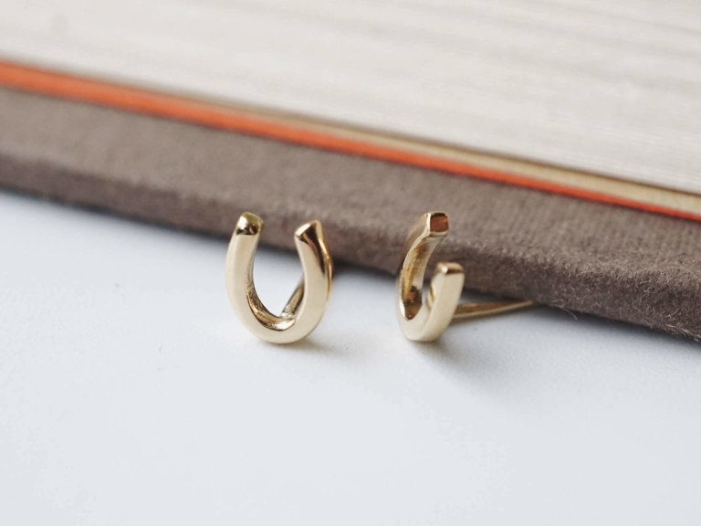 HORSESHOE EARRINGS