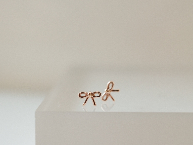 TINY BOW EARRINGS