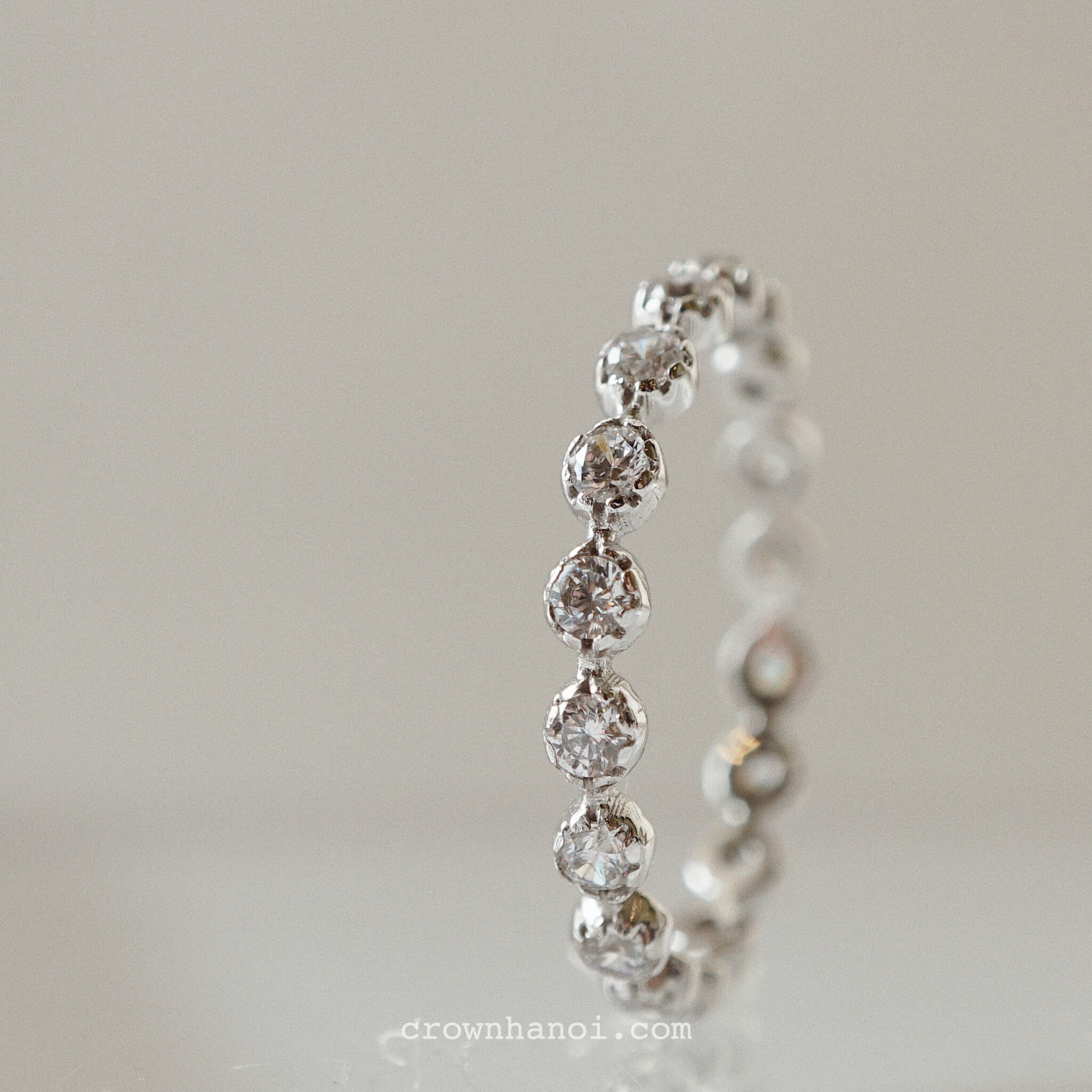 ETERNITY RING – TRI COLOR – CROWN