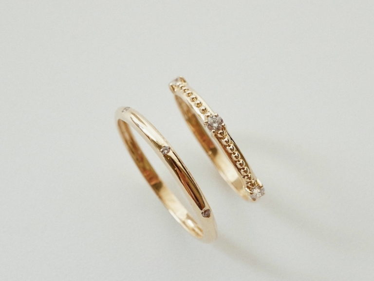 TRI STONE HOLLOW BEADED RING & TRI STONE HOLLOW D-SHAPE RING
