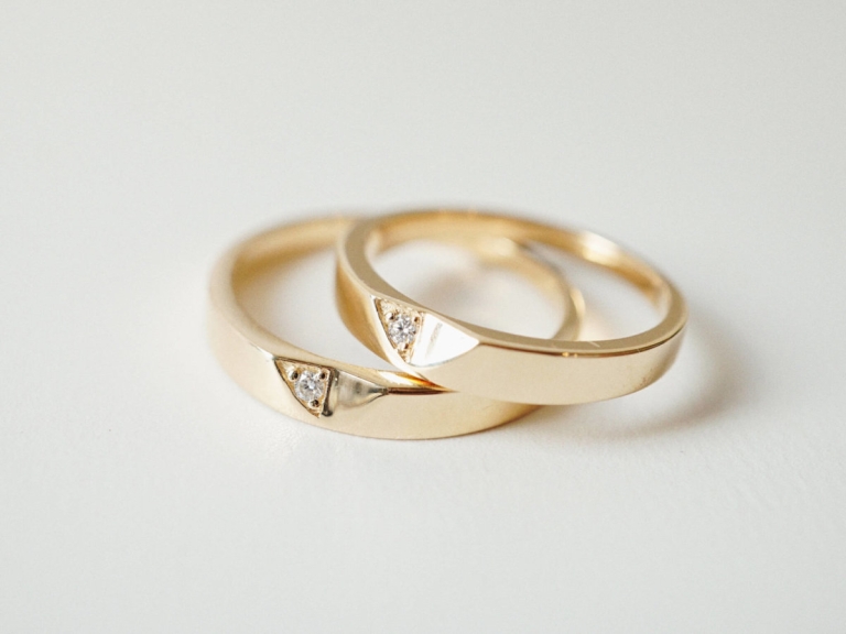 TRIANGLE BAND COUPLE RING