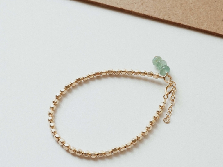 NUGGET BEADED BRACELET (GF) - EMERALD