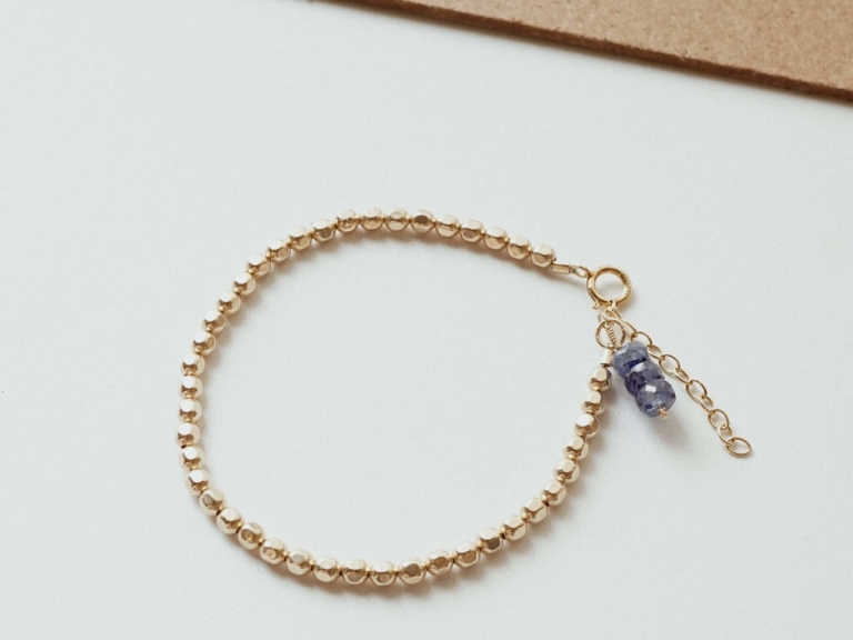 NUGGET BEADED BRACELET (GF) - BLUE SAPPHIRE