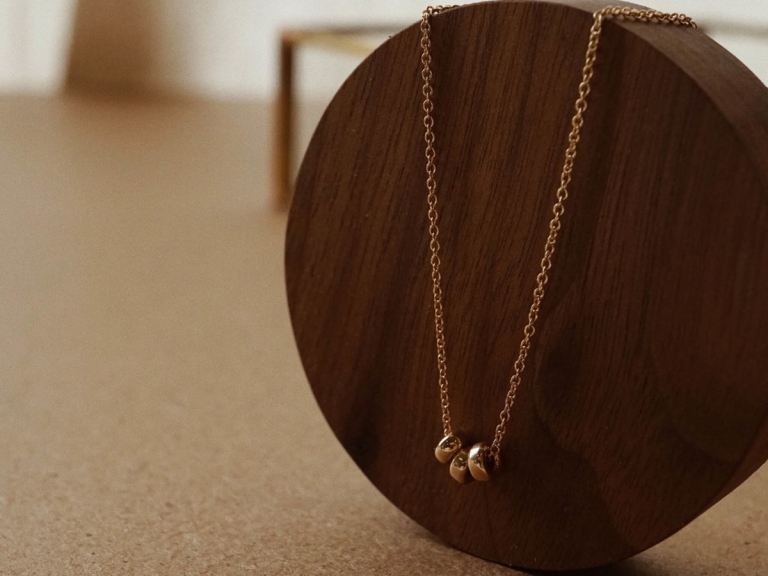TRIPLE ROSIE NECKLACE (GF)