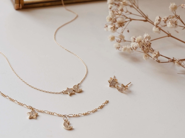 PAVE CRESCENT STAR