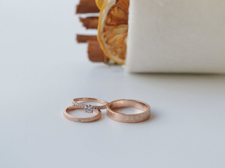 PATTERN COUPLE RING & 4 PRONG SOLITAIRE PAVE RING - 4MM