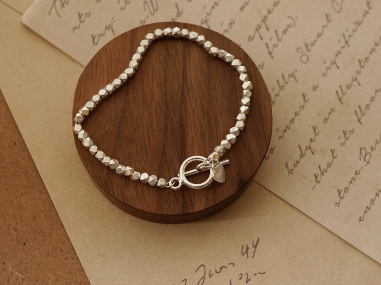TOGGLE CLASP SUNDANCE BRACELET