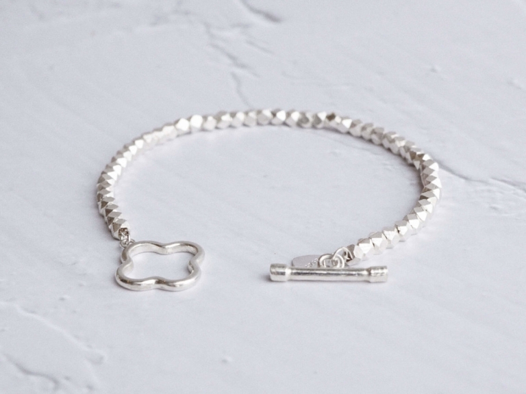 CLOVER LEAF FRAME CLASP SUNDANCE BRACELET