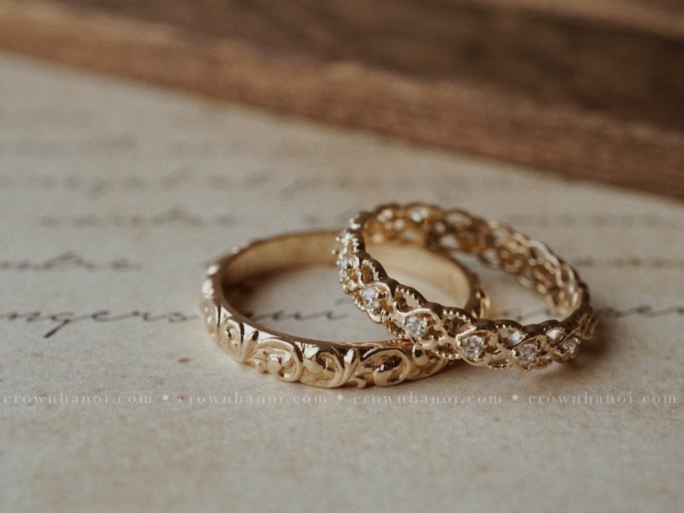 BOTANICAL BAND RING & VINTAGE HEART ETERNITY RING