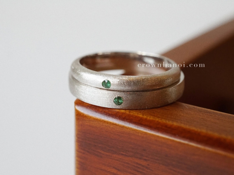 EMERALD BAND RING & EMERALD UNO RING (PLATINUM)