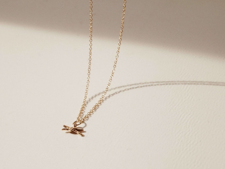 KNOT NECKLACE