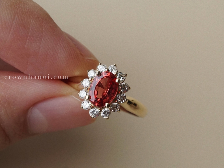 HELIOS OVAL SPINEL RING