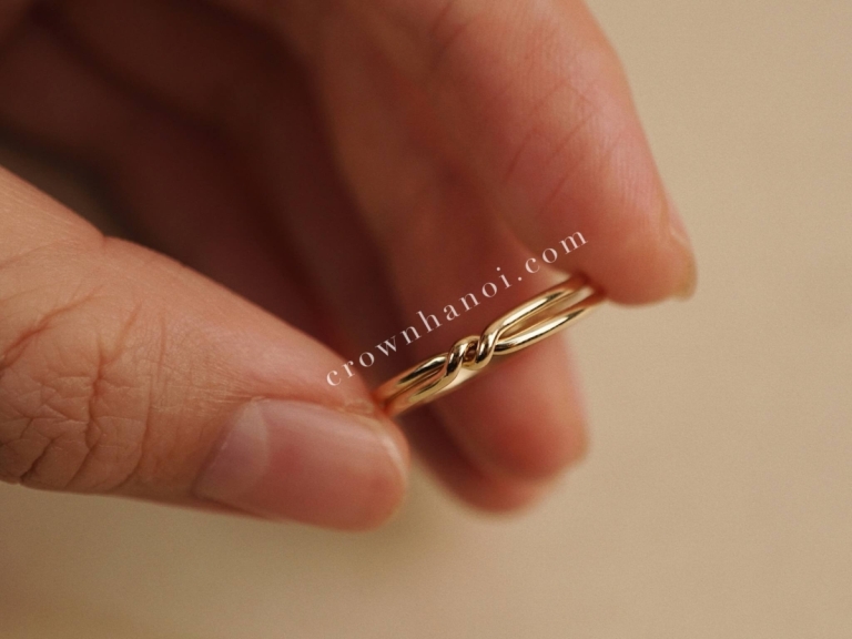 INFINITY LOOP RING