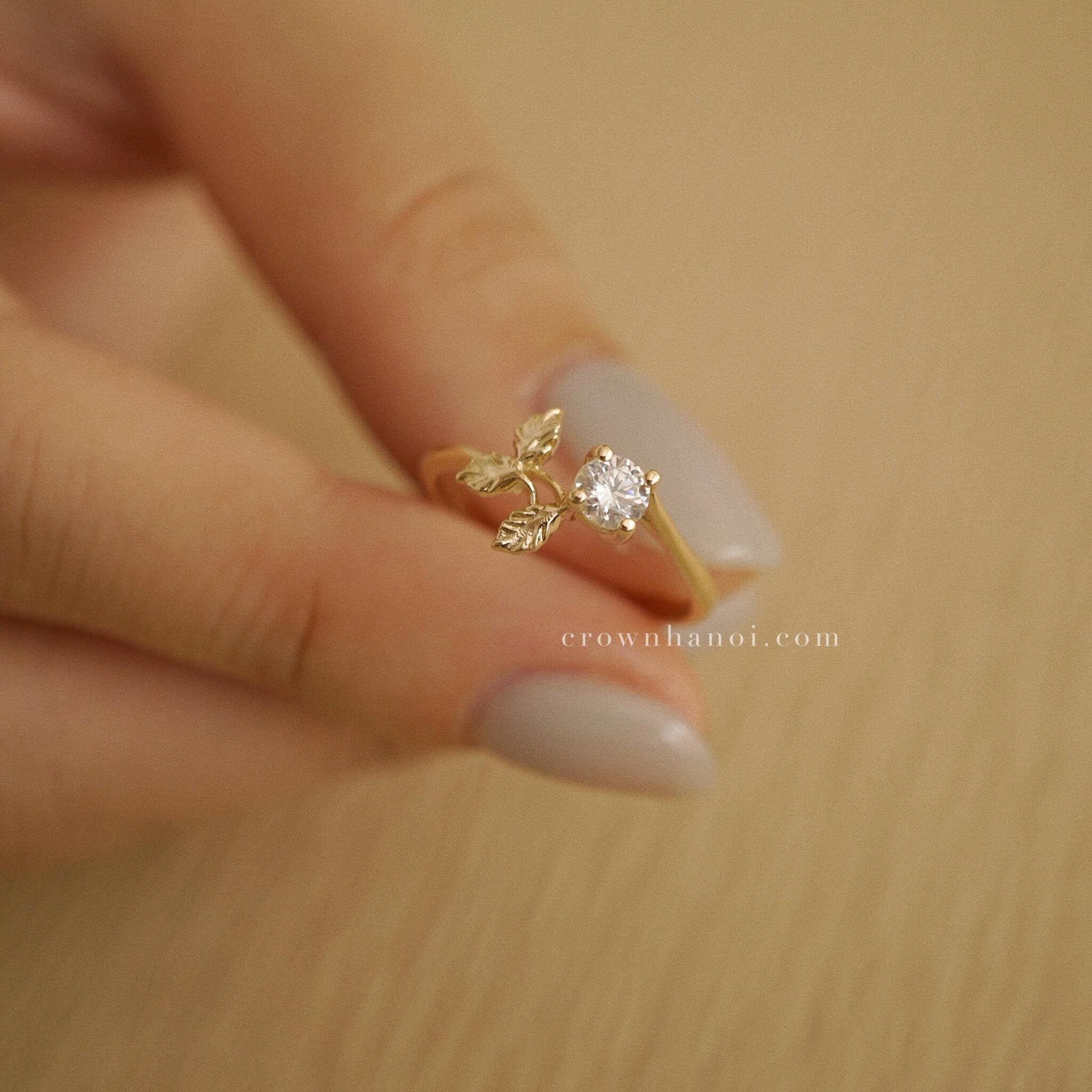 WHISPER BRANCH SOLITAIRE RING - 4MM