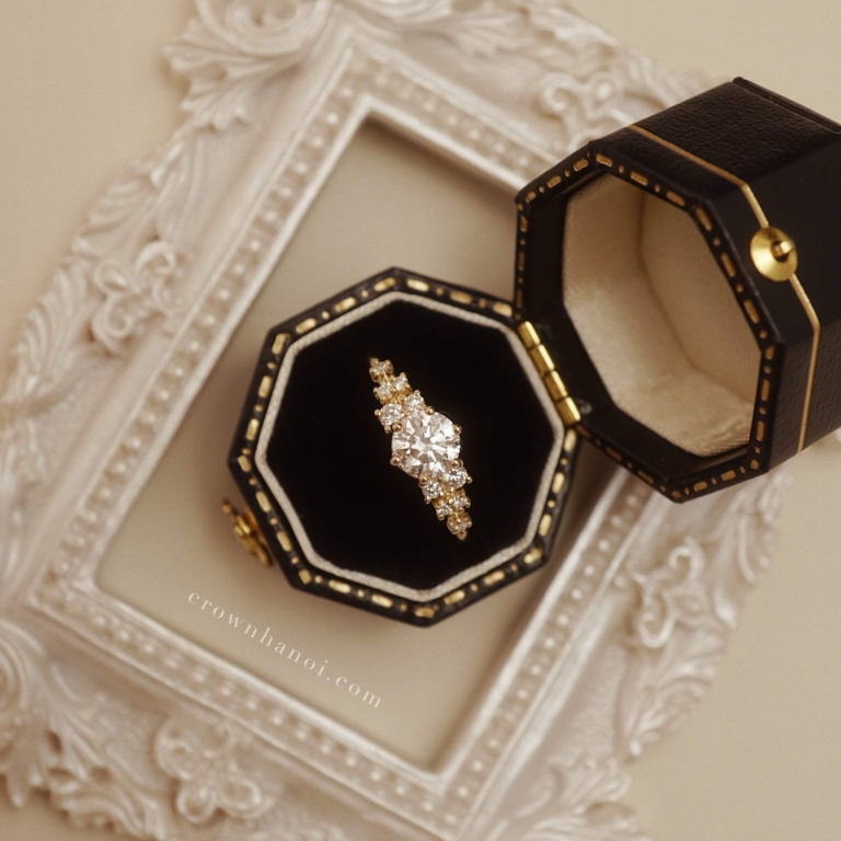 BOLD 6 PRONG SOLITAIRE ALTERNATING RING