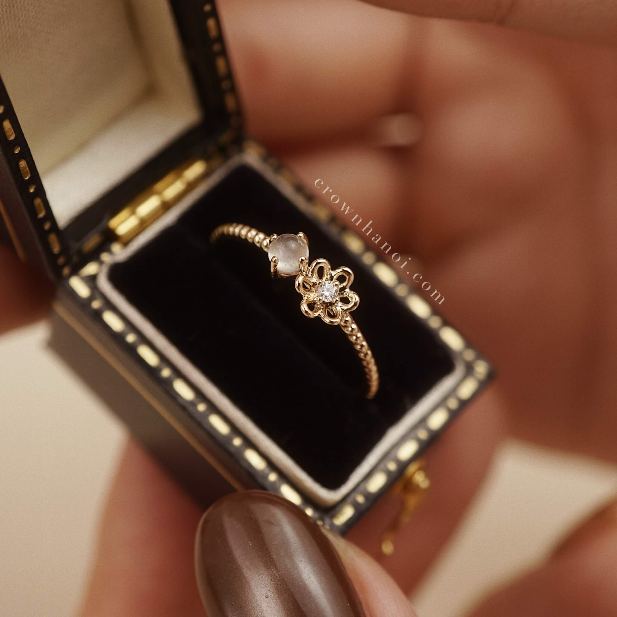 MOONLIGHT BLOOM RING