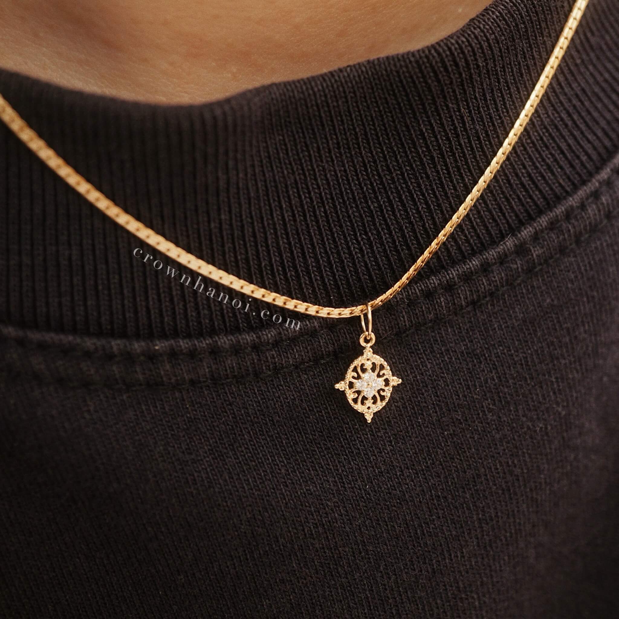 LACEWIND NECKLACE