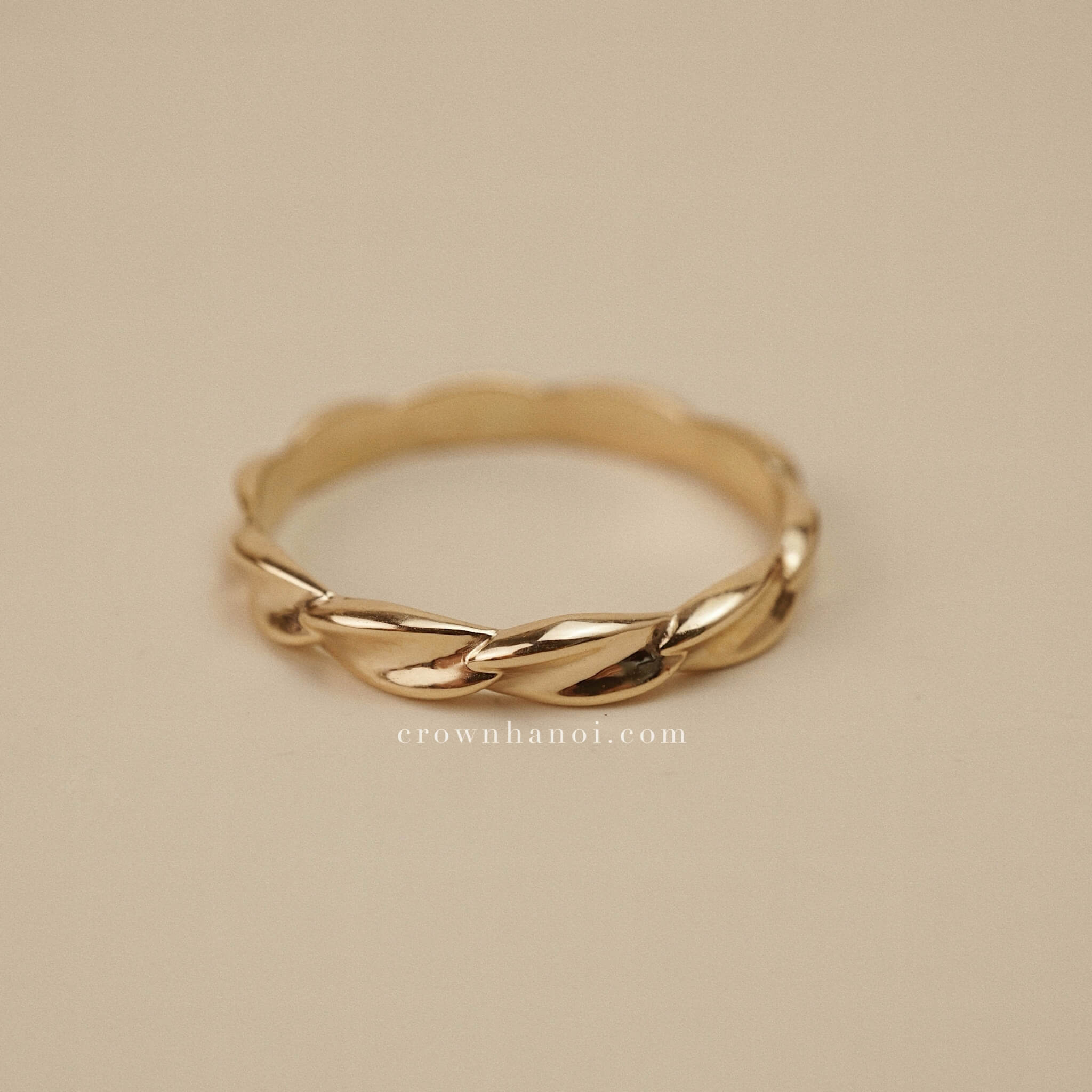 SILKY TWIST BAND RING