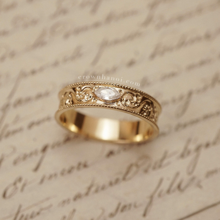 ORNAMENT MARQUISE BAND RING