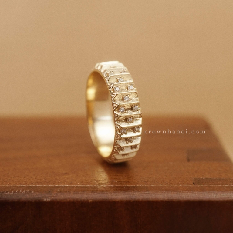 ATLAS BAND RING