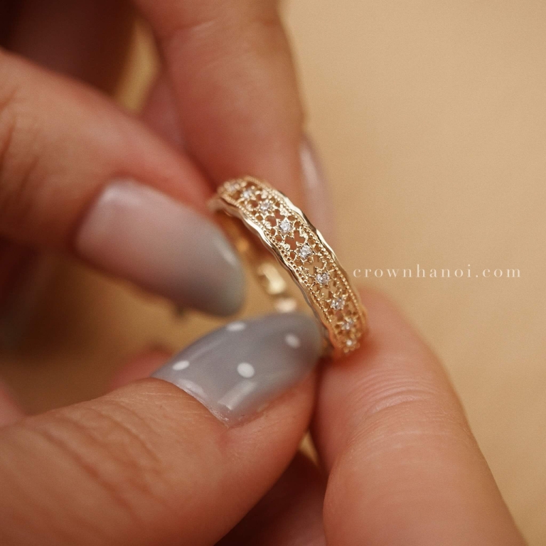 ASTER LACE RING