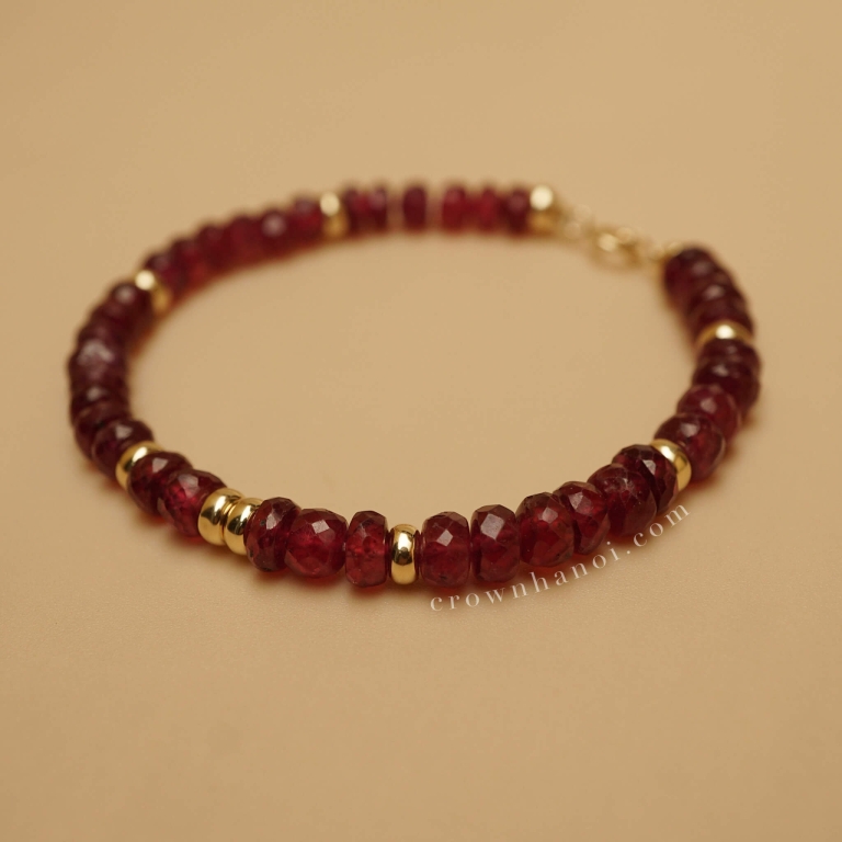 BEADED BRACELET - RUBY ROSIE