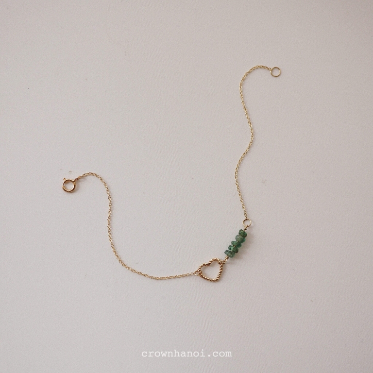 EMERALD TWIST HEART BRACELET