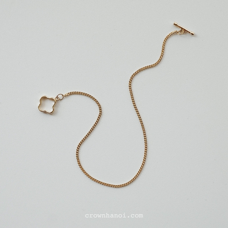 CLOVER LEAF FRAME CURB BRACELET