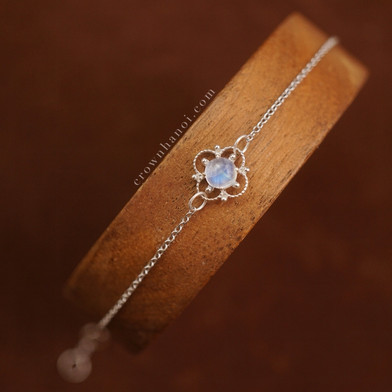MOONSTONE CLOVER LEAF BRACELET