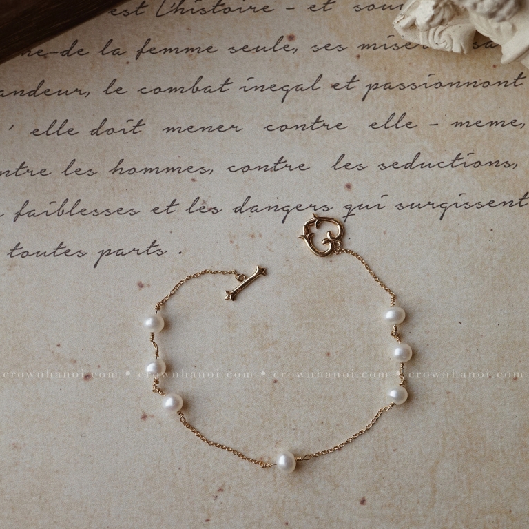 NATURAL HEART CLASP - PEARL BRACELET