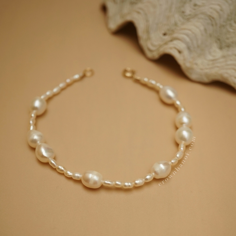 PEARL COLLAGE BRACELET