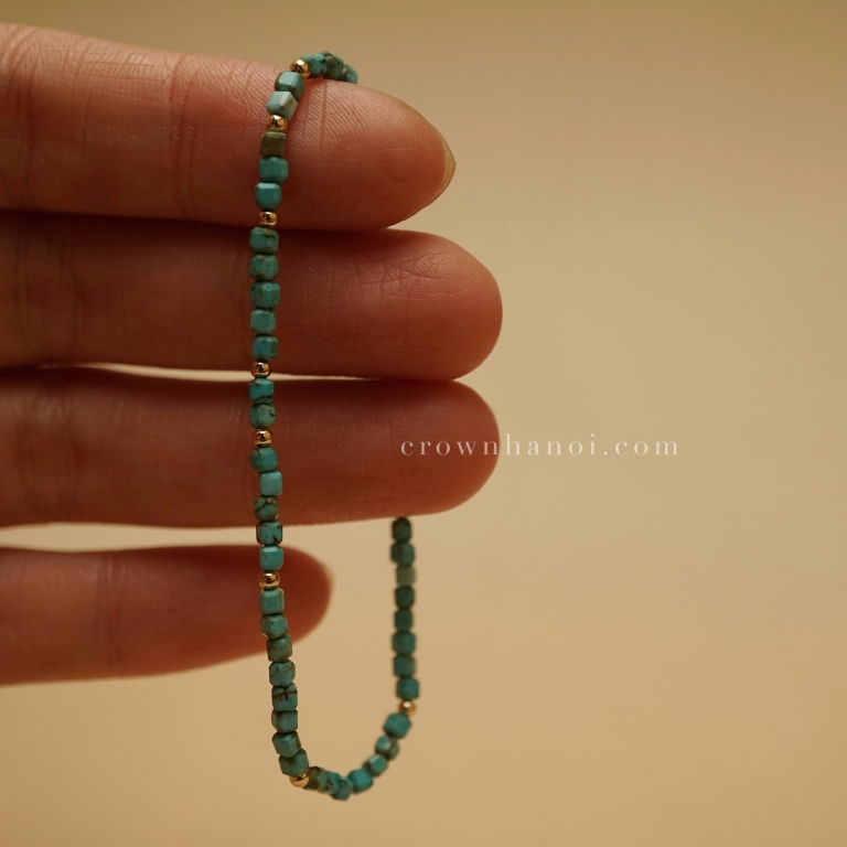 TURQUOISE BEADED BRACELET