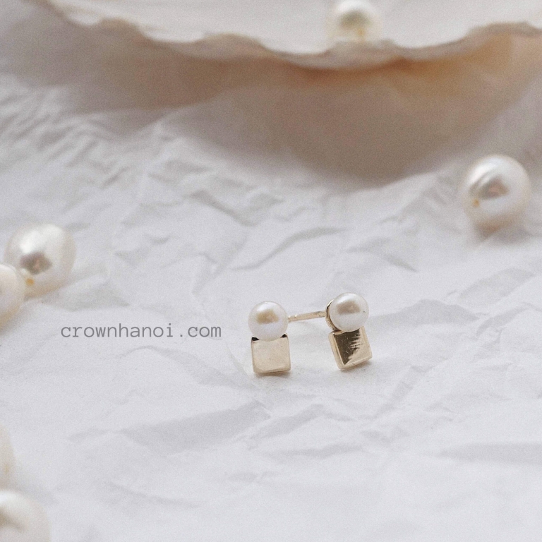 SQUARE PEARL EARRINGS - 4MM