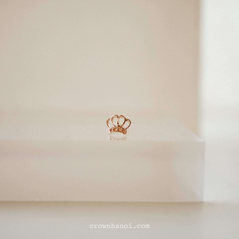 VINTAGE CROWN EARRINGS