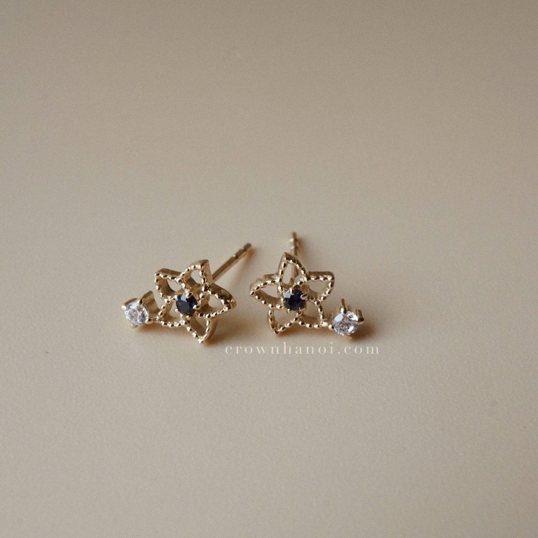 FLOWER SAPPHIRE STUD EARRINGS