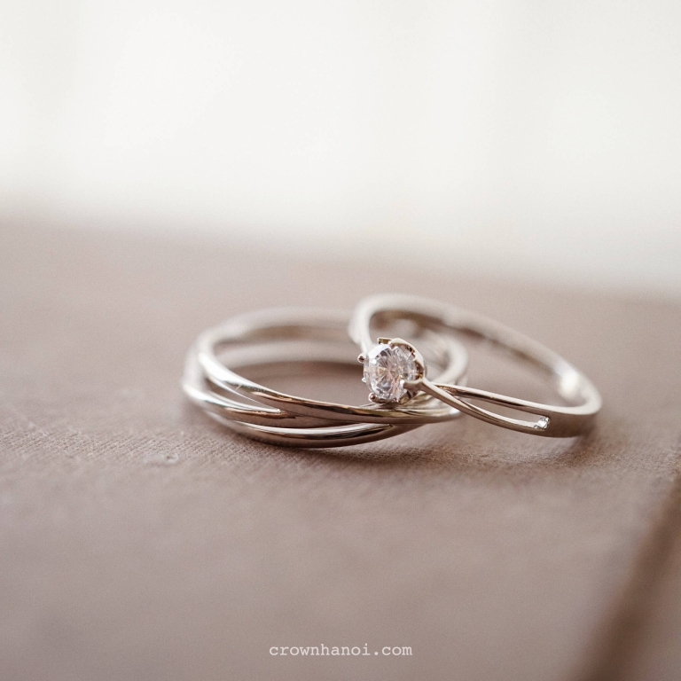 TRINITY RING & TWIST SOLITAIRE RING