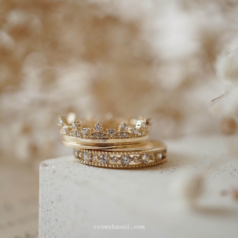 FRENCH LACE RING & TIARA BORDER RING