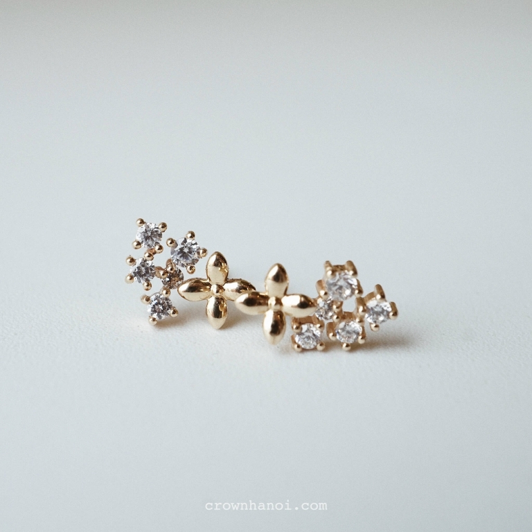 DELPHIS FLOWER EARRINGS