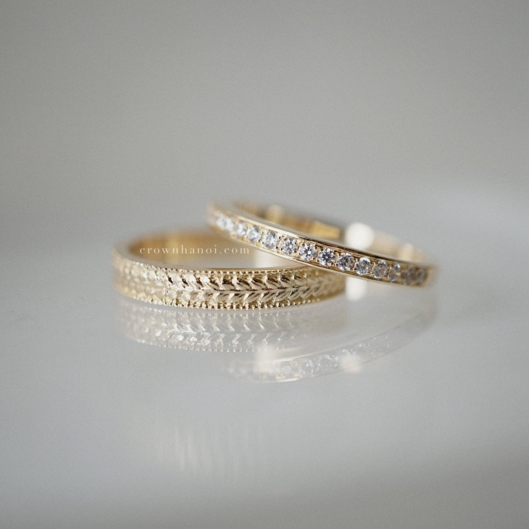 LAUREL BAND RING & PINPOINT ETERNITY RING