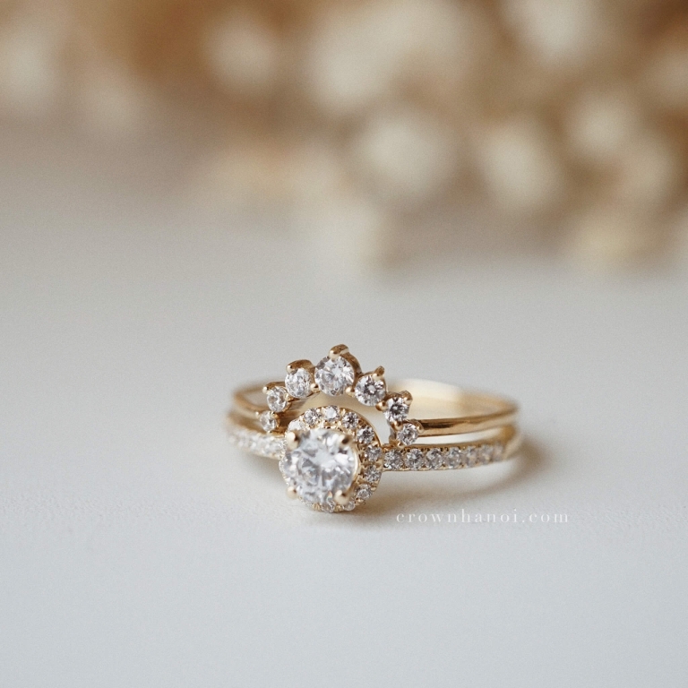ROUND HALO PAVE RING & HIGH ARCH SKINNY RING