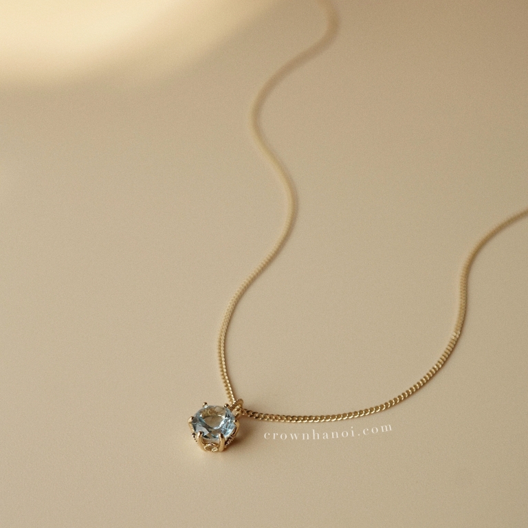 AQUAMARINE DAHLIA CURB NECKLACE