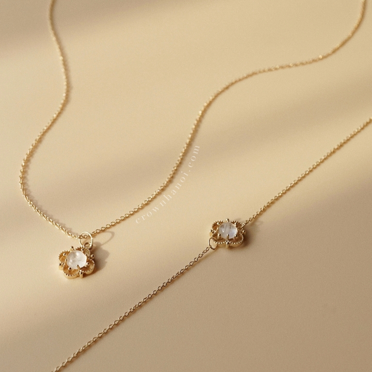 MOONSTONE CLOVER LEAF