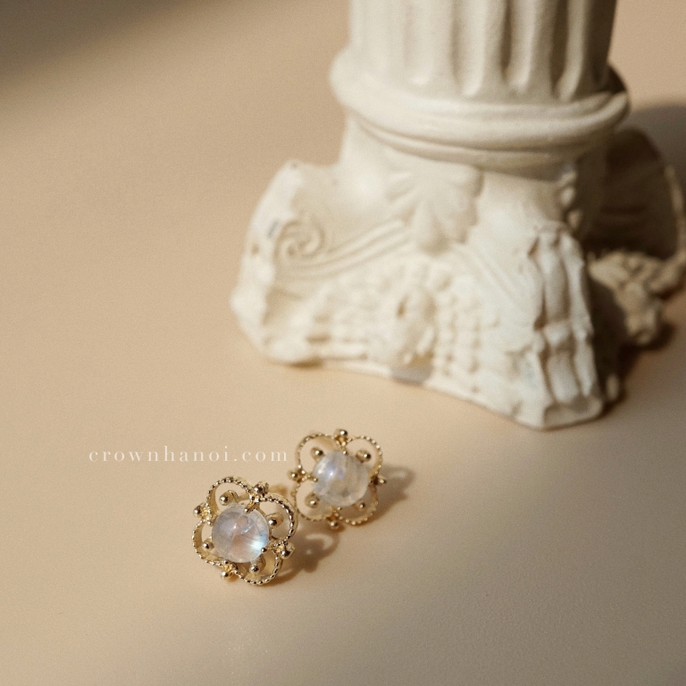 MOONSTONE CLOVER LEAF EARRINGS