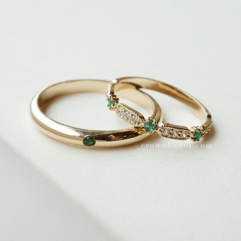 EMERALD UNO RING & EMERALD FRENCH PAVE RING