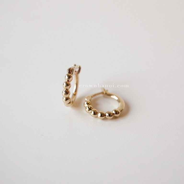 BEADED MINI HOOP EARRINGS