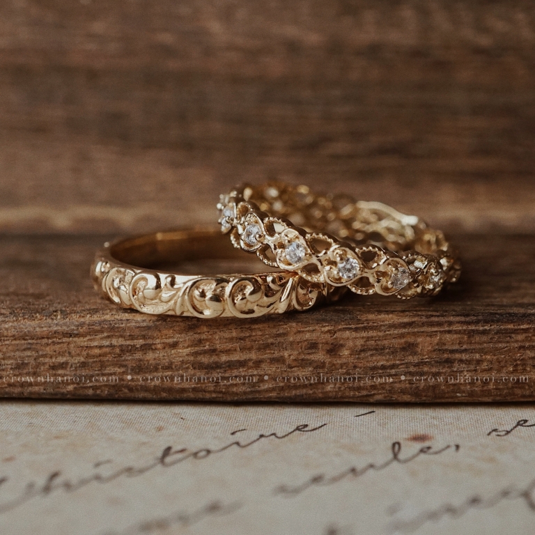 BOTANICAL BAND RING & VINTAGE HEART ETERNITY RING