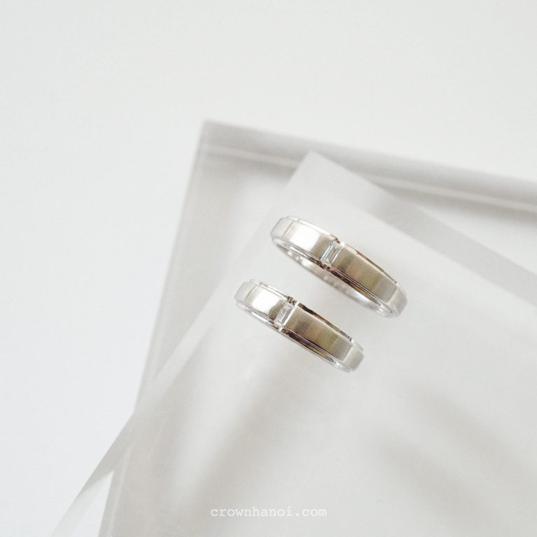 BAGUETTE BAND COUPLE RING (PLATINUM)
