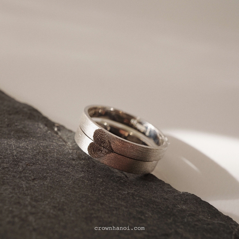 FINGER PRINT BAND RING (PLATINUM)