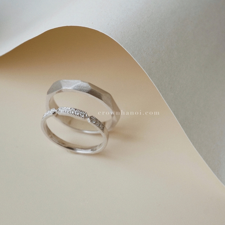 FACET BAND RING - 3.5MM & FRENCH PAVE RING (PLATINUM)